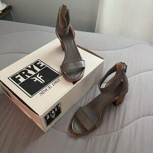 Frye "Brielle" Grey Pebbled Leather Back Zip Ankle Heel Sandals Size 9